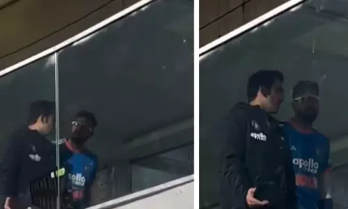 கம்பீர் - ஹர்திக் பாண்ட்யா இடையே வாக்குவாதம்..? வீடியோ வெளியாகி பரபரப்பு கம்பீர் - ஹர்திக் பாண்ட்யா இடையே வாக்குவாதம்..? வீடியோ வெளியாகி பரபரப்பு