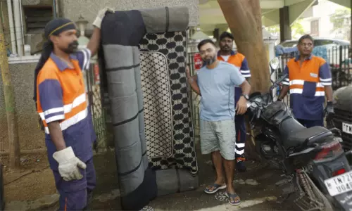 சென்னையில் இன்று 34.42 டன் பழைய பொருட்கள் பெறப்பட்டு அகற்றம் சென்னையில் இன்று 34.42 டன் பழைய பொருட்கள் பெறப்பட்டு அகற்றம்