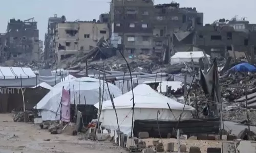 காசாவில் சக்திவாய்ந்த குளிர்கால புயல் - 3 குழந்தைகள் உள்பட 14 பேர் உயிரிழப்பு காசாவில் சக்திவாய்ந்த குளிர்கால புயல் - 3 குழந்தைகள் உள்பட 14 பேர் உயிரிழப்பு