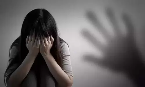 சிறுமிக்கு பாலியல் தொந்தரவு; கல்லூரி மாணவர் போக்சோ சட்டத்தில் கைது சிறுமிக்கு பாலியல் தொந்தரவு; கல்லூரி மாணவர் போக்சோ சட்டத்தில் கைது