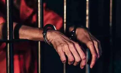 2 சிறுமிகள் பாலியல் வன்கொடுமை: லிப்ட் ஆபரேட்டருக்கு 14 ஆண்டுகள் சிறை 2 சிறுமிகள் பாலியல் வன்கொடுமை: லிப்ட் ஆபரேட்டருக்கு 14 ஆண்டுகள் சிறை