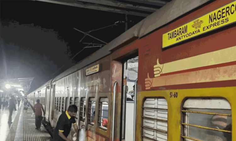 நெல்லை: அந்தியோதயா எக்ஸ்பிரஸ் வந்த போது மூடப்படாத ரெயில்வே கேட்