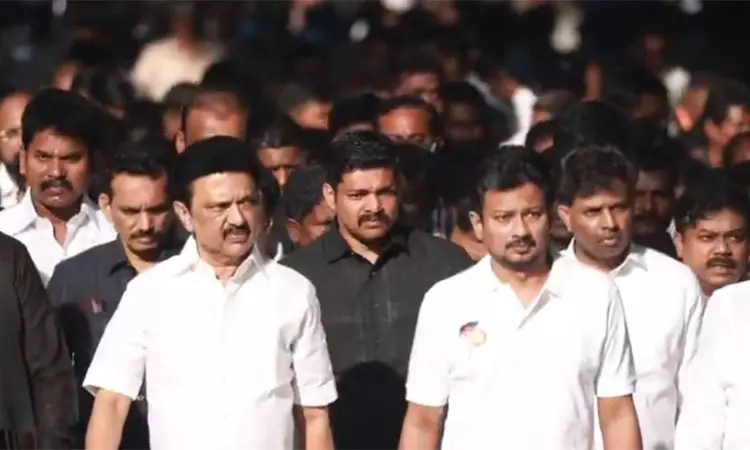 5 லட்சம் நிர்வாகிகளை கொண்ட ஒரே இளைஞர் அணி நம் கழக இளைஞர் அணி மட்டுமே - உதயநிதி 5 லட்சம் நிர்வாகிகளை கொண்ட ஒரே இளைஞர் அணி நம் கழக இளைஞர் அணி மட்டுமே - உதயநிதி