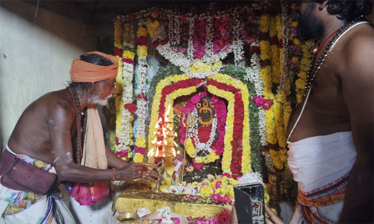 சீர்காழி: உலக நலன் வேண்டி அஷ்ட பைரவர் மகா யாகம்