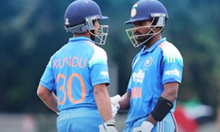 ஜூனியர் ஆசிய கோப்பை: பாகிஸ்தான் அணிக்கு 241 ரன்கள் இலக்கு நிர்ணயித்தது இந்தியா