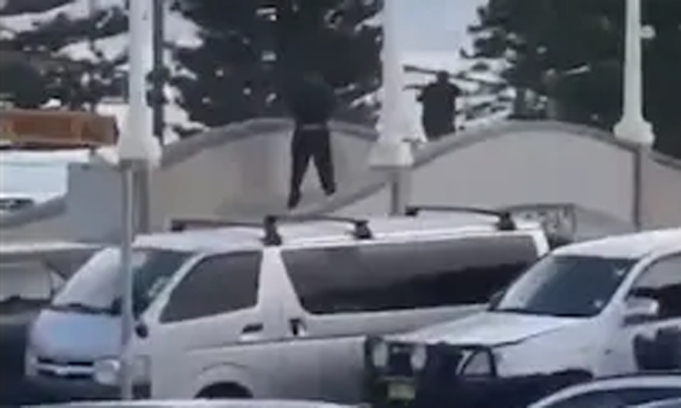 ஆஸ்திரேலியாவில் பயங்கரம்;  துப்பாக்கி சூட்டில் 10 பேர் பலி