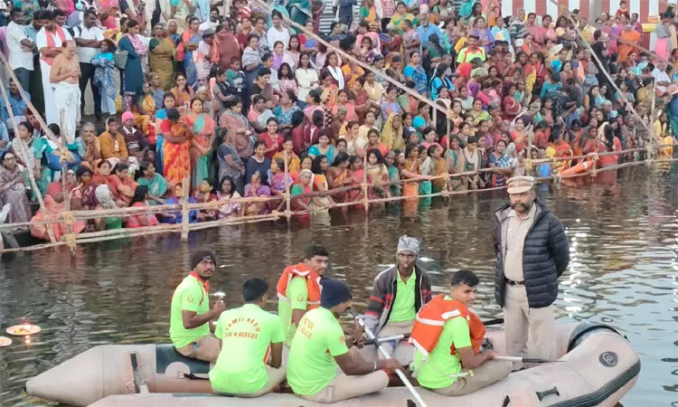 ஸ்ரீவாஞ்சியம் வாஞ்சிநாதர் கோவிலில் கார்த்திகை மாத கடை ஞாயிறு தீர்த்தவாரி ஸ்ரீவாஞ்சியம் வாஞ்சிநாதர் கோவிலில் கார்த்திகை மாத கடை ஞாயிறு தீர்த்தவாரி