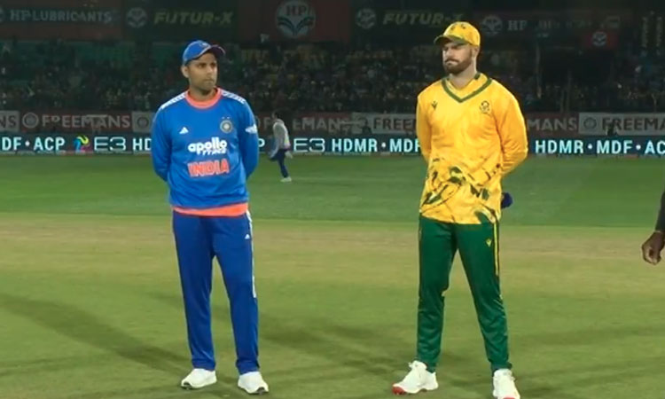 3வது டி20: டாஸ் வென்ற இந்தியா பந்துவீச்சு தேர்வு