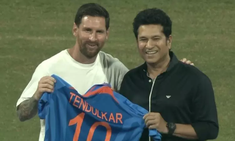 கிரிக்கெட் ஜாம்பவானை சந்தித்த கால்பந்து ஜாம்பவான் கிரிக்கெட் ஜாம்பவானை சந்தித்த கால்பந்து ஜாம்பவான்