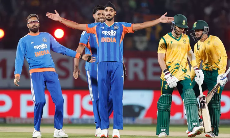 3-வது டி20: ஹர்ஷித் ராணா அபாரம்.. தென் ஆப்பிரிக்கா திணறல் 3-வது டி20: ஹர்ஷித் ராணா அபாரம்.. தென் ஆப்பிரிக்கா திணறல்