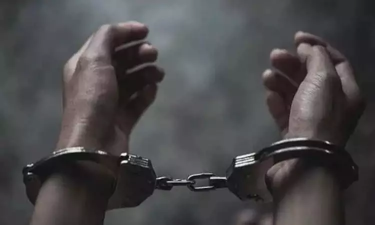 கர்நாடகாவில் தமிழக பஸ் டிரைவரை தாக்க முயன்ற 2 வாலிபர்கள் கைது கர்நாடகாவில் தமிழக பஸ் டிரைவரை தாக்க முயன்ற 2 வாலிபர்கள் கைது