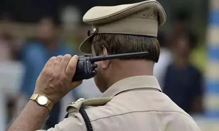 சென்னை: வாகன சோதனையில் ஈடுபட்ட பெண் போலீஸ் ஆட்டோவில் கடத்தல் சென்னை: வாகன சோதனையில் ஈடுபட்ட பெண் போலீஸ் ஆட்டோவில் கடத்தல்