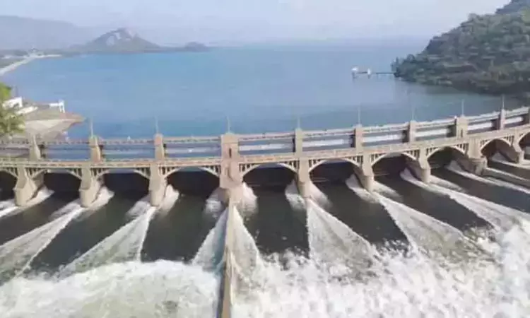 மேட்டூர் அணையில் இருந்து தண்ணீர் திறப்பு அதிகரிப்பு மேட்டூர் அணையில் இருந்து தண்ணீர் திறப்பு அதிகரிப்பு
