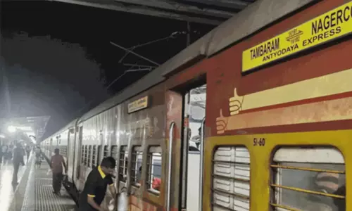 நெல்லை: அந்தியோதயா எக்ஸ்பிரஸ் வந்த போது மூடப்படாத ரெயில்வே கேட் நெல்லை: அந்தியோதயா எக்ஸ்பிரஸ் வந்த போது மூடப்படாத ரெயில்வே கேட்
