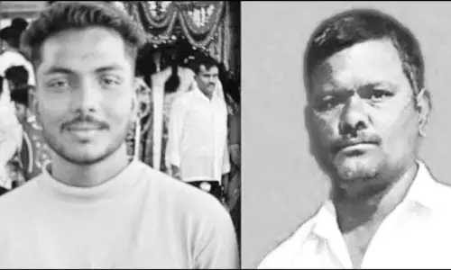 காதல்ஜோடிக்கு ஆதரவாக பேசிய இருவர் குத்திக்கொலை.. போலீசார் முன்னிலையில் நடந்த கொடூரம் காதல்ஜோடிக்கு ஆதரவாக பேசிய இருவர் குத்திக்கொலை.. போலீசார் முன்னிலையில் நடந்த கொடூரம்