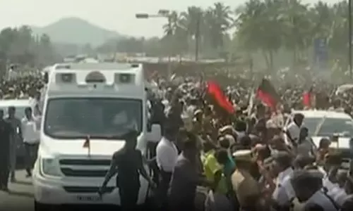 திருவண்ணாமலையில் முதல்-அமைச்சர் மு.க.ஸ்டாலினுக்கு உற்சாக வரவேற்பு திருவண்ணாமலையில் முதல்-அமைச்சர் மு.க.ஸ்டாலினுக்கு உற்சாக வரவேற்பு