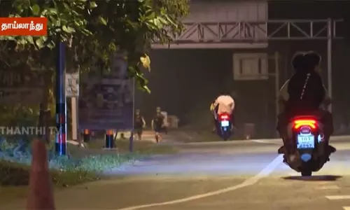 இரவு முழுவதும் துப்பாக்கி சூடு; தாய்லாந்து-கம்போடியா எல்லையில் நீடிக்கும் பதற்றம் இரவு முழுவதும் துப்பாக்கி சூடு; தாய்லாந்து-கம்போடியா எல்லையில் நீடிக்கும் பதற்றம்