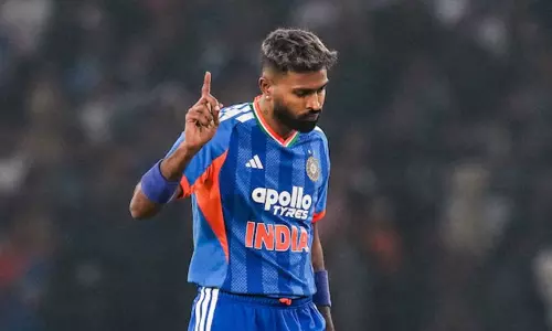 சர்வதேச டி20 கிரிக்கெட்: விக்கெட் ஒன்று.. சாதனைகள் பல.. ஹர்திக் பாண்ட்யா அசத்தல் சர்வதேச டி20 கிரிக்கெட்: விக்கெட் ஒன்று.. சாதனைகள் பல.. ஹர்திக் பாண்ட்யா அசத்தல்