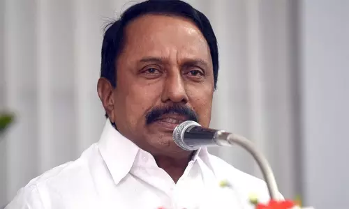 ஈரோடு தவெக கூட்டத்திற்கு எத்தனை பேர் வருவார்கள்? செங்கோட்டையன் பதில் ஈரோடு தவெக கூட்டத்திற்கு எத்தனை பேர் வருவார்கள்? செங்கோட்டையன் பதில்