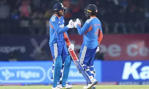 3வது டி20: தென் ஆப்பிரிக்காவை வீழ்த்தி இந்திய அணி அபார வெற்றி 3வது டி20: தென் ஆப்பிரிக்காவை வீழ்த்தி இந்திய அணி அபார வெற்றி