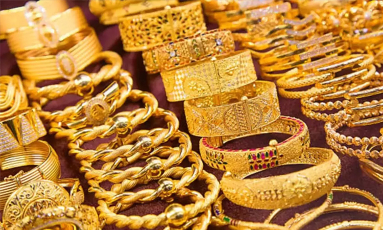 ரூ.1 லட்சத்தை கடந்தது..! புதிய உச்சம் தொட்டு நகைபிரியர்களை அதிர்ச்சிக்குள்ளாக்கிய தங்கம் விலை