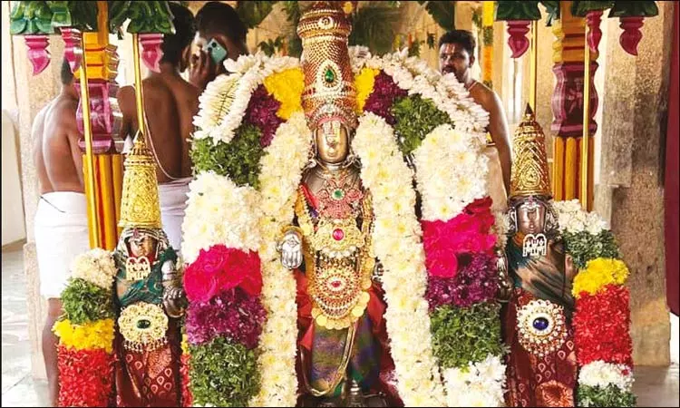 இரட்டை திருப்பதி தேவர்பிரான் பெருமாள் கோவிலில் பிரம்மோற்சவ விழா கொடியேற்றம் இரட்டை திருப்பதி தேவர்பிரான் பெருமாள் கோவிலில் பிரம்மோற்சவ விழா கொடியேற்றம்