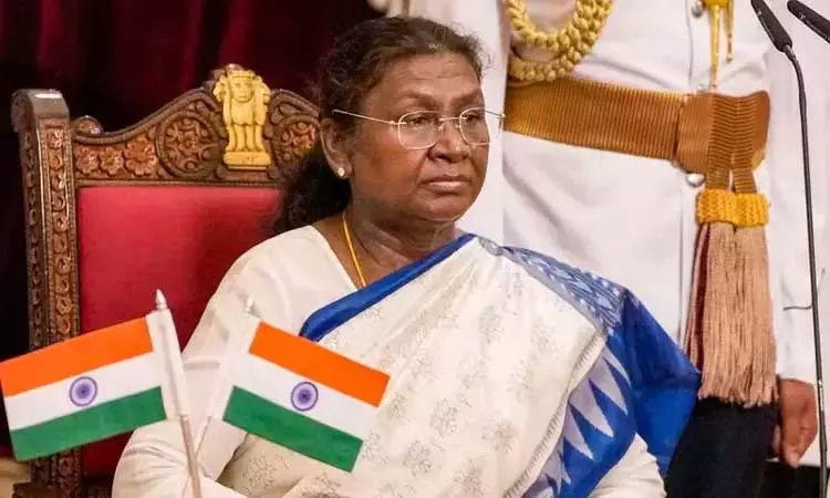 2 வயது குழந்தை பலாத்காரம் செய்து கொலை: தூக்கு தண்டனை குற்றவாளியின் கருணை மனுவை நிராகரித்த ஜனாதிபதி 2 வயது குழந்தை பலாத்காரம் செய்து கொலை: தூக்கு தண்டனை குற்றவாளியின் கருணை மனுவை நிராகரித்த ஜனாதிபதி