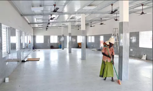 மெரினாவில் அமைக்கப்பட்டுள்ள இரவு நேர காப்பகம்: வீடு இல்லாதவர்கள் தங்கலாம் மெரினாவில் அமைக்கப்பட்டுள்ள இரவு நேர காப்பகம்: வீடு இல்லாதவர்கள் தங்கலாம்