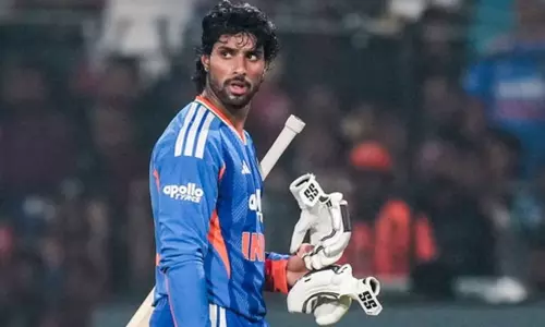 டி20 கிரிக்கெட்: மாபெரும் சாதனை பட்டியலில் கில், கோலியை பின்னுக்கு தள்ளிய திலக் வர்மா டி20 கிரிக்கெட்: மாபெரும் சாதனை பட்டியலில் கில், கோலியை பின்னுக்கு தள்ளிய திலக் வர்மா