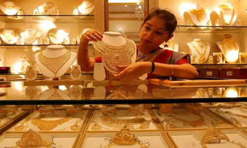 சர்வதேச அளவில் முதலீடுகள் அதிகரிப்பு: தங்கத்தின் விலை மேலும் உயர வாய்ப்பு சர்வதேச அளவில் முதலீடுகள் அதிகரிப்பு: தங்கத்தின் விலை மேலும் உயர வாய்ப்பு