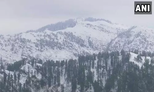 காஷ்மீரில் கடும் பனிப்பொழிவு - புல்வாமாவில் மைனஸ் 2.7 டிகிரி செல்சியஸ் வெப்பநிலை காஷ்மீரில் கடும் பனிப்பொழிவு - புல்வாமாவில் மைனஸ் 2.7 டிகிரி செல்சியஸ் வெப்பநிலை