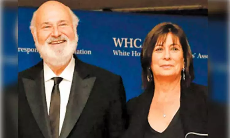 அமெரிக்காவில் பிரபல ஹாலிவுட் இயக்குனர், மனைவி கத்தியால் குத்திக்கொலை அமெரிக்காவில் பிரபல ஹாலிவுட் இயக்குனர், மனைவி கத்தியால் குத்திக்கொலை