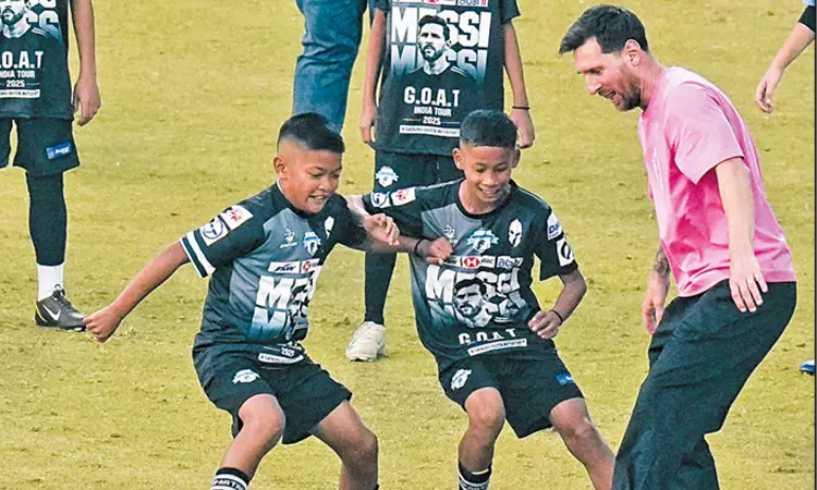 மீண்டும் இந்தியாவுக்கு வருவேன்.. மெஸ்ஸி நெகிழ்ச்சி மீண்டும் இந்தியாவுக்கு வருவேன்.. மெஸ்ஸி நெகிழ்ச்சி