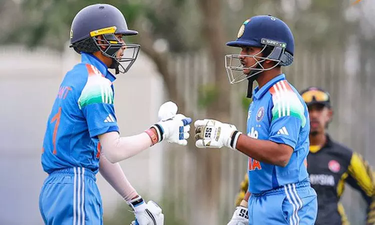 அபிக்யான் குண்டு இரட்டை சதம்.. மலேசியாவுக்கு இமாலய இலக்கு நிர்ணயித்த இந்தியா அபிக்யான் குண்டு இரட்டை சதம்.. மலேசியாவுக்கு இமாலய இலக்கு நிர்ணயித்த இந்தியா