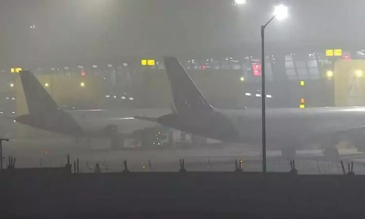 கடும் பனிமூட்டம்: டெல்லியில் 228 விமானங்கள் ரத்து கடும் பனிமூட்டம்: டெல்லியில் 228 விமானங்கள் ரத்து