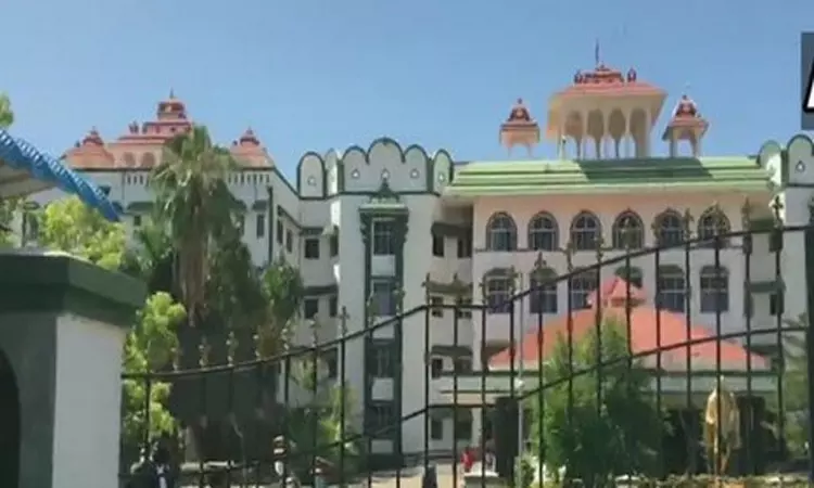 திருப்பரங்குன்றம் : நீதிமன்ற அவமதிப்பு வழக்கிற்கு தடையில்லை - ஐகோர்ட் மதுரை கிளை திருப்பரங்குன்றம் : நீதிமன்ற அவமதிப்பு வழக்கிற்கு தடையில்லை - ஐகோர்ட் மதுரை கிளை