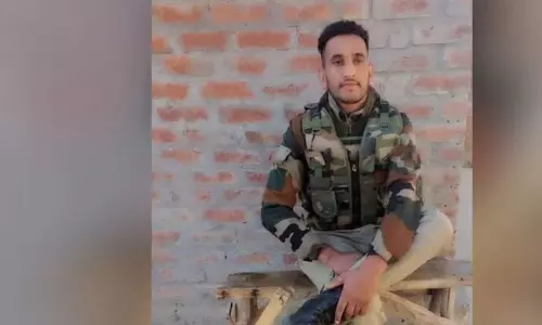 காஷ்மீர்: பயங்கரவாதிகள் நடத்திய தாக்குதலில் போலீஸ்காரர் வீர மரணம் காஷ்மீர்: பயங்கரவாதிகள் நடத்திய தாக்குதலில் போலீஸ்காரர் வீர மரணம்