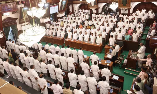 தமிழக சட்டசபை ஜனவரி முதல் வாரம் கூடுகிறது: பிப்ரவரியில் இடைக்கால பட்ஜெட் தாக்கல் தமிழக சட்டசபை ஜனவரி முதல் வாரம் கூடுகிறது: பிப்ரவரியில் இடைக்கால பட்ஜெட் தாக்கல்