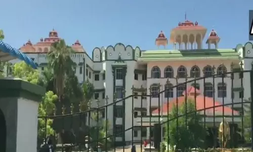 திருப்பரங்குன்றம் : நீதிமன்ற அவமதிப்பு வழக்கிற்கு தடையில்லை - ஐகோர்ட் மதுரை கிளை திருப்பரங்குன்றம் : நீதிமன்ற அவமதிப்பு வழக்கிற்கு தடையில்லை - ஐகோர்ட் மதுரை கிளை