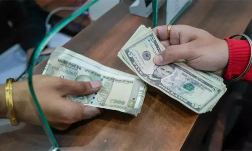 டாலருக்கு நிகரான இந்திய ரூபாயின் மதிப்பு வரலாறு காணாத வீழ்ச்சி