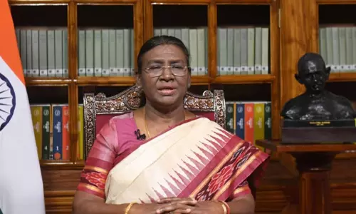 மம்தா அரசின் பல்கலை.வேந்தர் நியமன மசோதா: ஜனாதிபதி நிராகரிப்பு மம்தா அரசின் பல்கலை.வேந்தர் நியமன மசோதா: ஜனாதிபதி நிராகரிப்பு