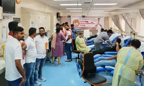 பஹ்ரைனில் விஜய் மக்கள் இயக்கத்துடன் இணைந்து ரத்த தானம் செய்த த.வெ.க.வினர்