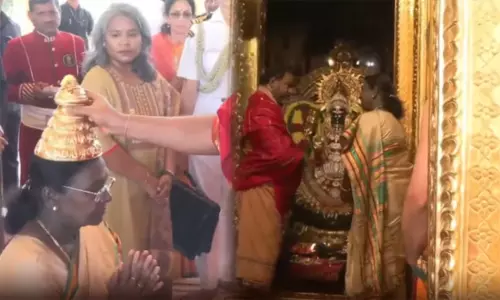 வேலூர் பொற்கோவிலில் ஜனாதிபதி திரவுபதி முர்மு சாமி தரிசனம்