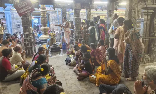 சிவன் கோவில்களில் பிரதோஷ வழிபாடு.. நந்தி பகவானுக்கு சிறப்பு அபிஷேகம்