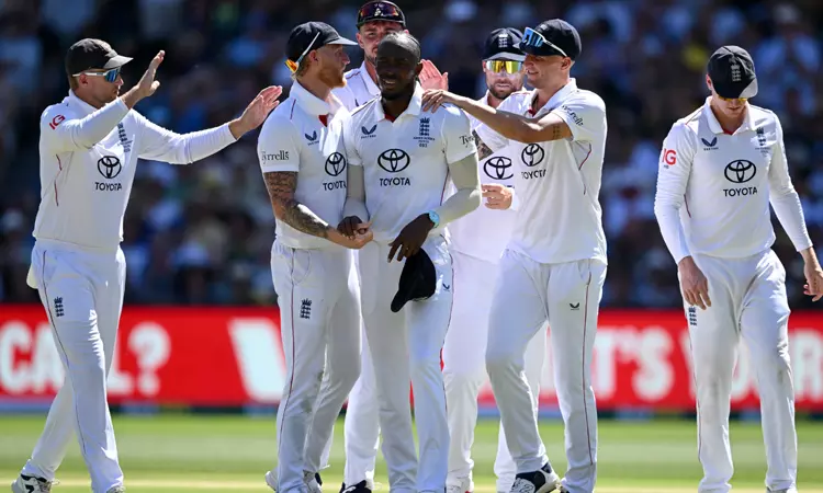 ஆஷஸ் 3வது டெஸ்ட்: முதல் இன்னிங்சில் ஆஸ்திரேலியா 371 ரன்களுக்கு ஆட்டமிழப்பு ஆஷஸ் 3வது டெஸ்ட்: முதல் இன்னிங்சில் ஆஸ்திரேலியா 371 ரன்களுக்கு ஆட்டமிழப்பு