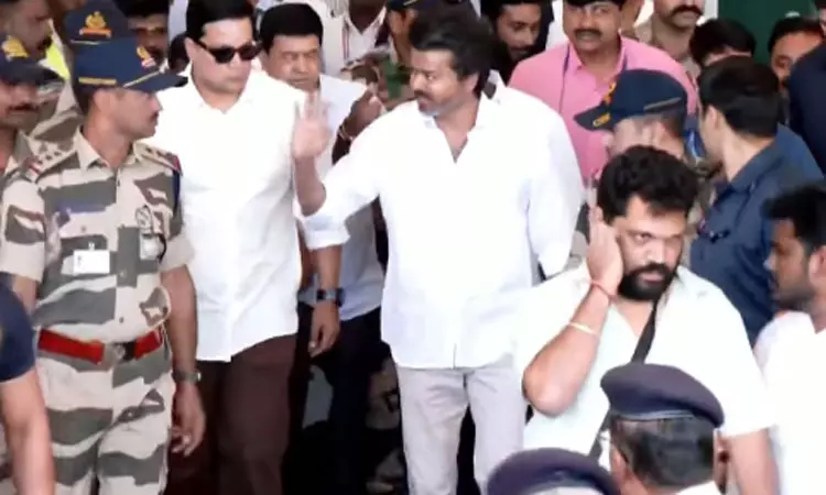 ஈரோட்டில் த.வெ.க. பொதுக்கூட்டம்: கோவை வந்தடைந்தார்... ... இன்றைய முக்கிய செய்திகள்.. சில வரிகளில்.. 18-12-2025 ஈரோட்டில் த.வெ.க. பொதுக்கூட்டம்: கோவை வந்தடைந்தார்... ... இன்றைய முக்கிய செய்திகள்.. சில வரிகளில்.. 18-12-2025