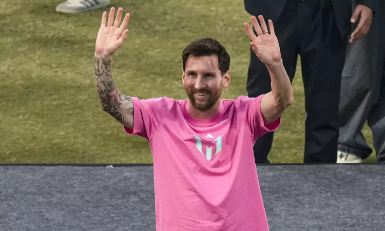 மெஸ்ஸியின் இந்திய வருகை - கால்பந்து வீரர் ஆதங்கம் மெஸ்ஸியின் இந்திய வருகை - கால்பந்து வீரர் ஆதங்கம்