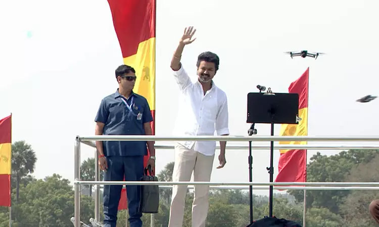 காவல்துறை அனுமதித்த நேரத்தில் `சரியாக’ மக்கள்... ... இன்றைய முக்கிய செய்திகள்.. சில வரிகளில்.. 18-12-2025 காவல்துறை அனுமதித்த நேரத்தில் `சரியாக’ மக்கள்... ... இன்றைய முக்கிய செய்திகள்.. சில வரிகளில்.. 18-12-2025