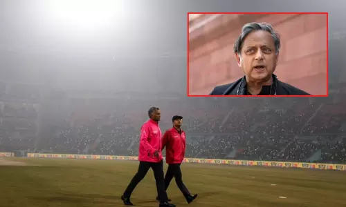 பனிமூட்ட காலங்களில் கிரிக்கெட் போட்டிகளை தென்னிந்தியாவில் நடத்தலாம் - சசிதரூர் யோசனை பனிமூட்ட காலங்களில் கிரிக்கெட் போட்டிகளை தென்னிந்தியாவில் நடத்தலாம் - சசிதரூர் யோசனை