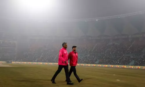 பனிமூட்டம் காரணமாக ரத்து செய்யப்பட்ட போட்டி... பி.சி.சி.ஐ. மீது ரசிகர்கள் அதிருப்தி